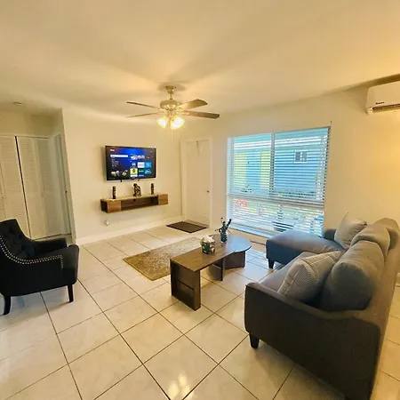 2 Min Walk To Beach & Free Parking Lauderdale 21-2